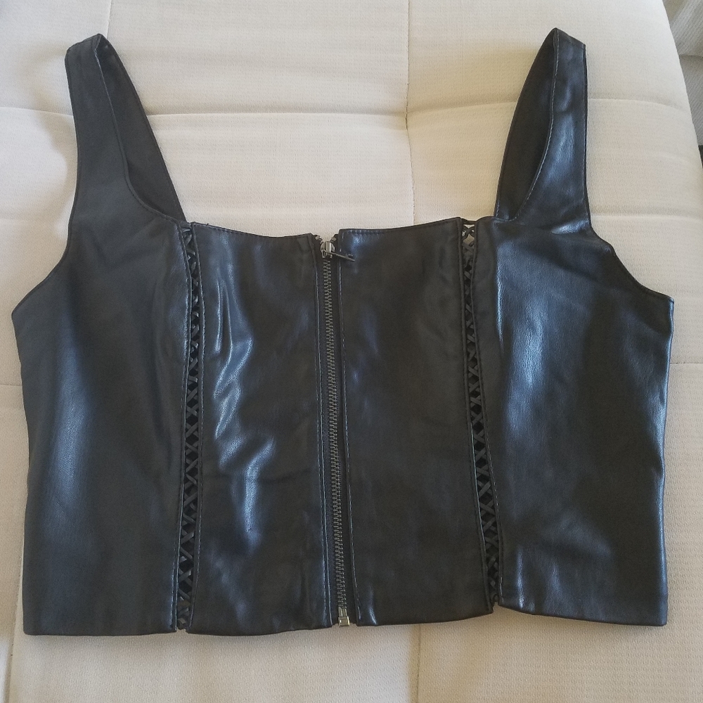 Bebe crop top